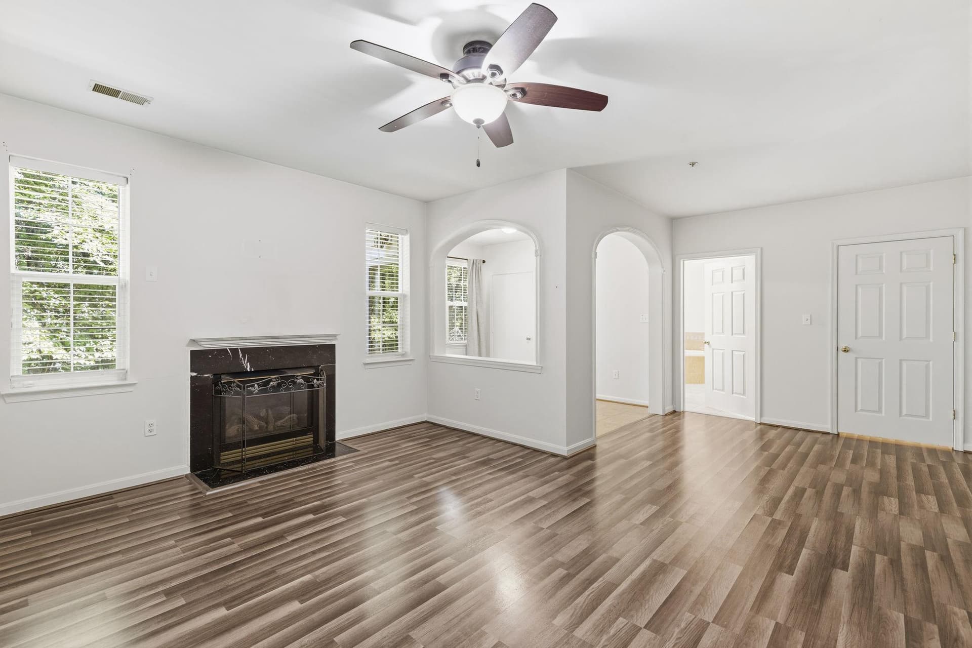 9695 Devedente Drive #100 photo 15