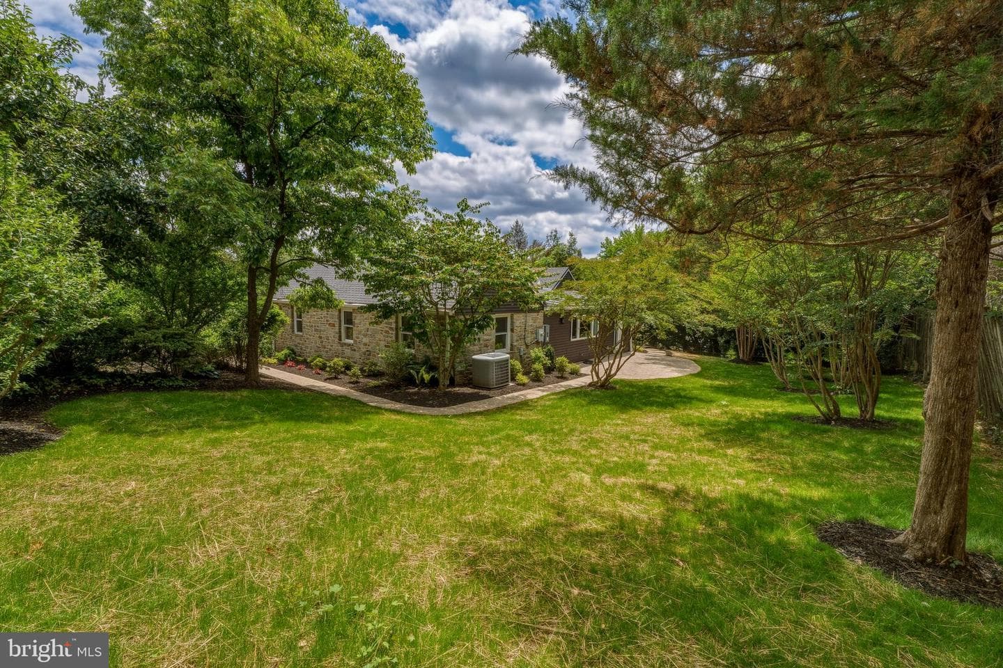 908 Stevenson photo 35