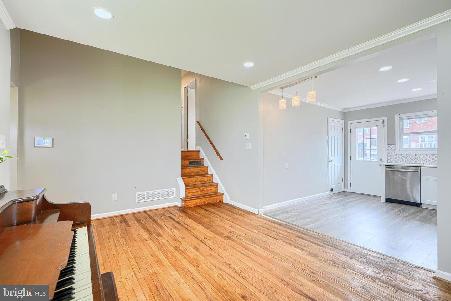1405 Ingleside Avenue photo 7