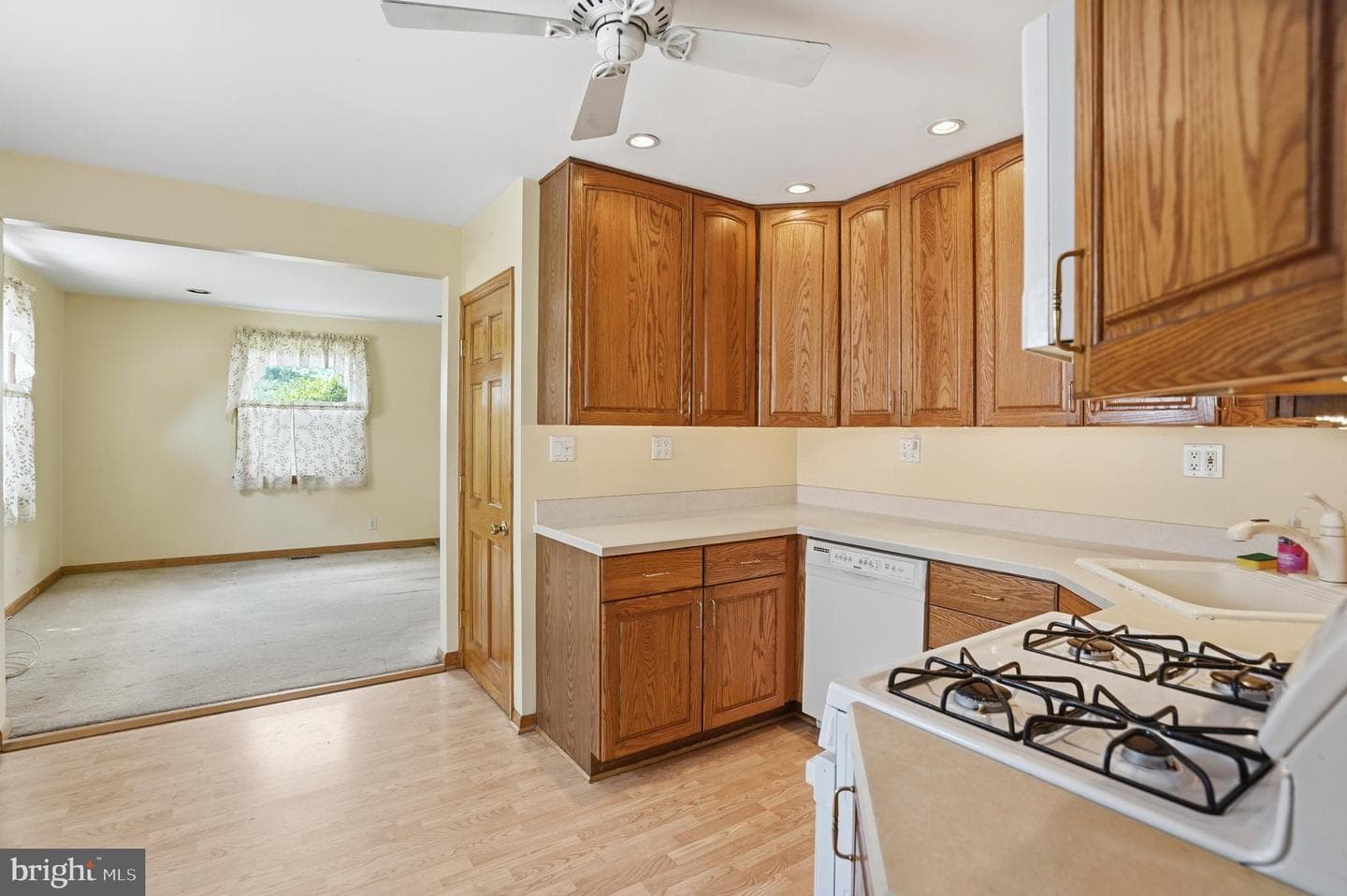 8240 Longpoint Road photo 11