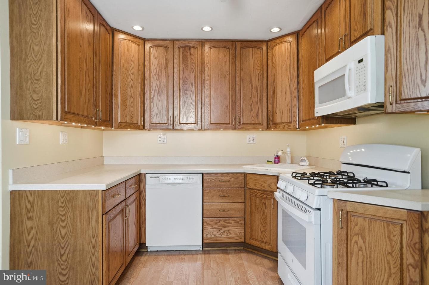 8240 Longpoint Road photo 9