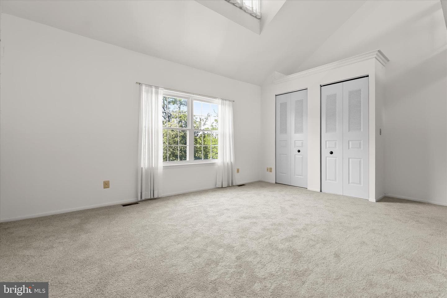 26 Valley Crossing Circle photo 23