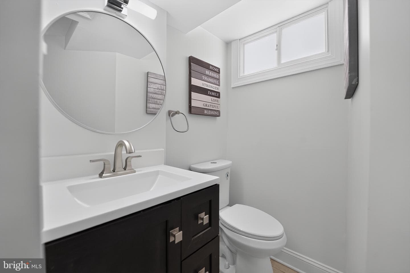 2128 Redthorn photo 17