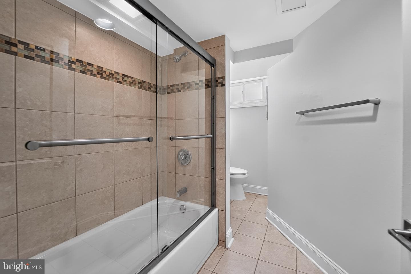 2128 Redthorn photo 18
