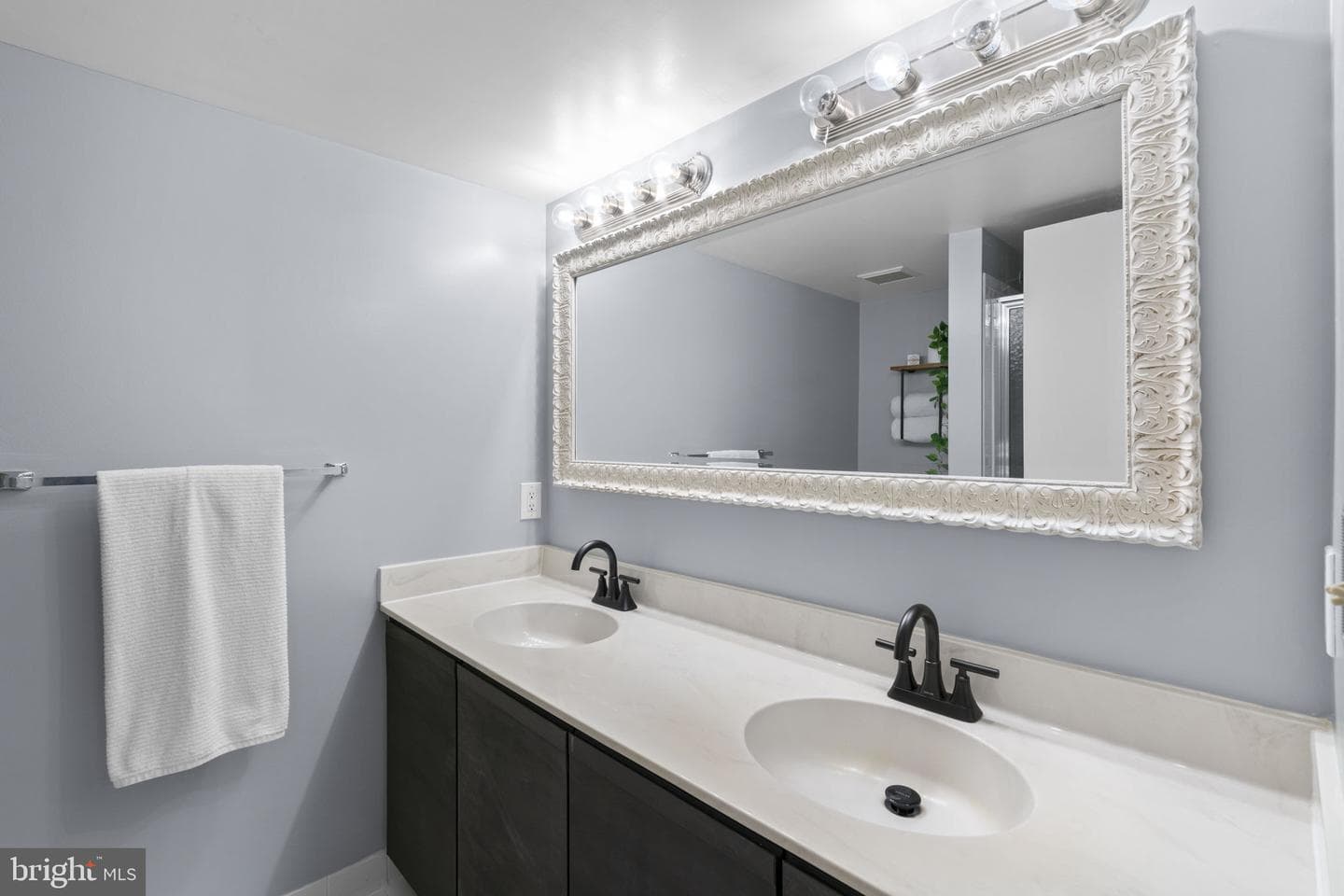 1 Elphin Court #301 photo 20