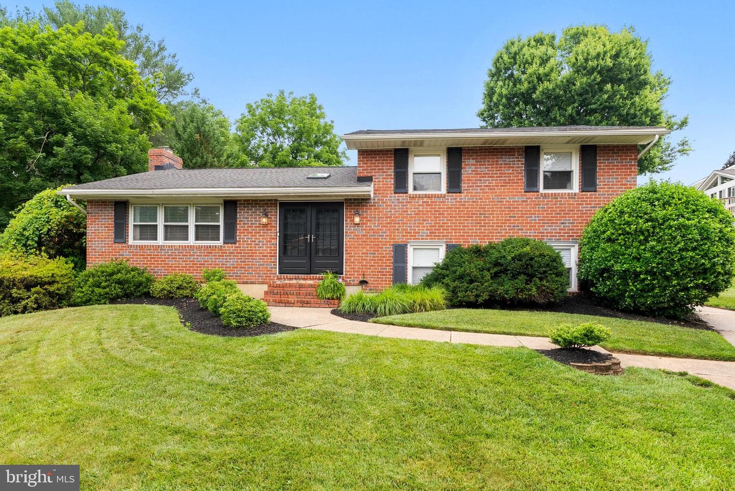 916 Farmstead Road photo 45
