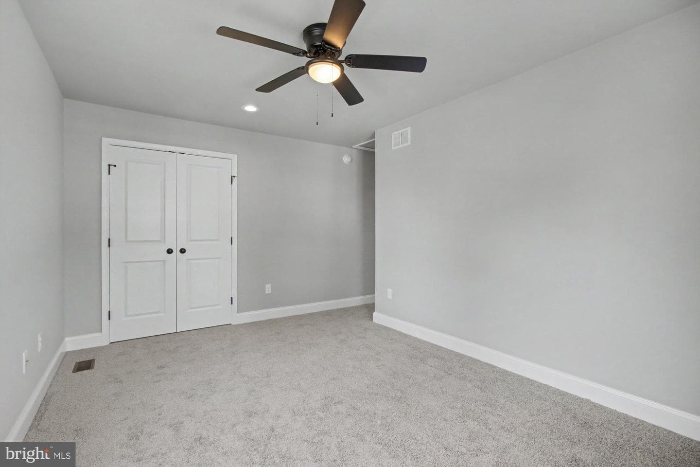 7501 Riddle Avenue photo 32
