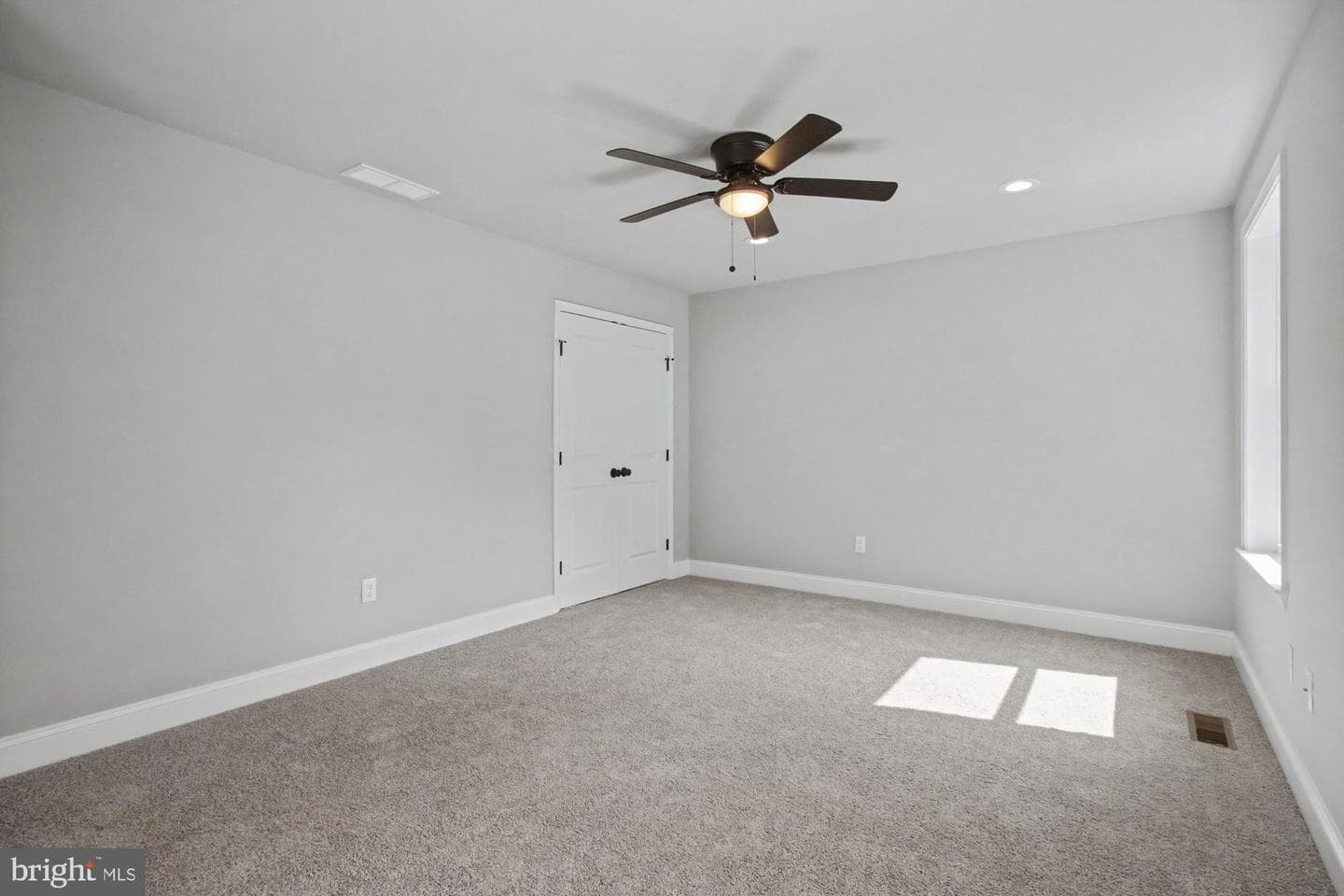 7501 Riddle Avenue photo 35