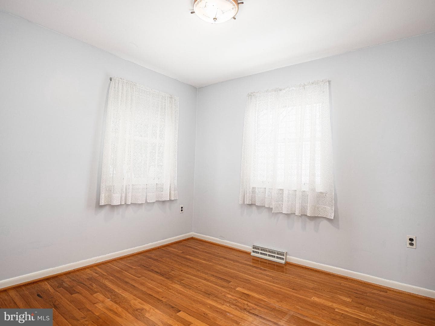 614 George Avenue photo 30