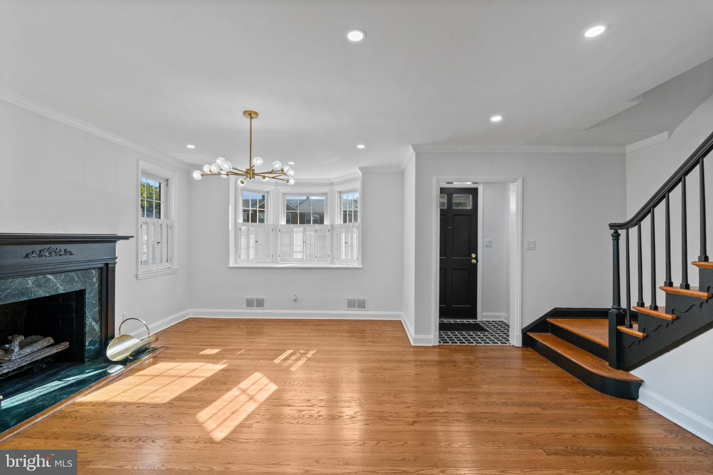 327 Stratford Road photo 6