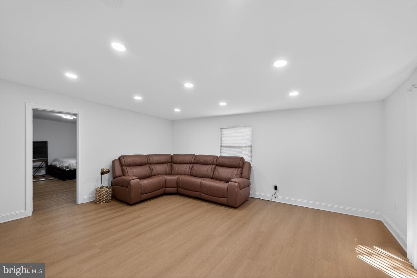 3129 Lugine Ave photo 8