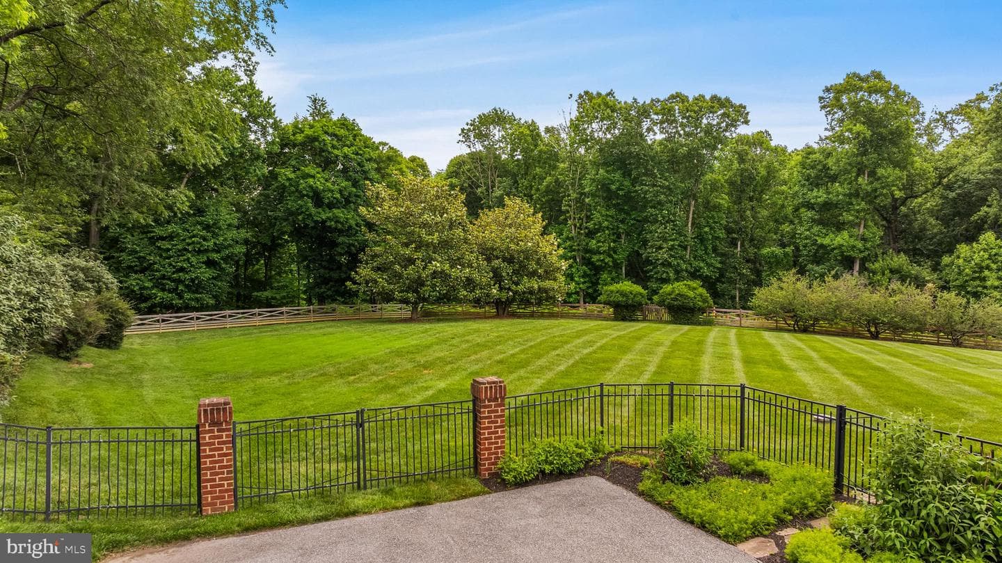 11 Springhill Farm Court photo 75