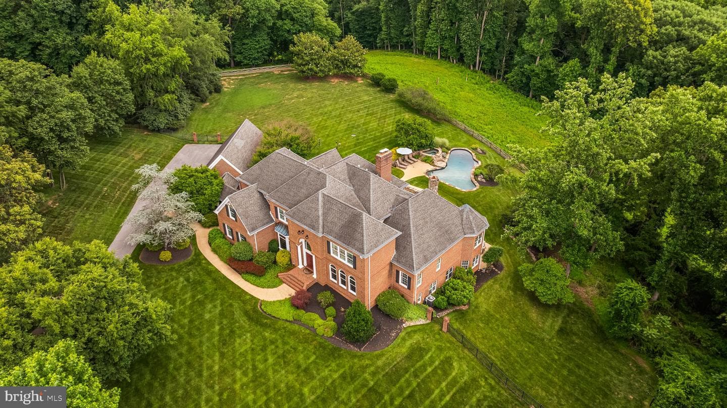 11 Springhill Farm Court photo 77