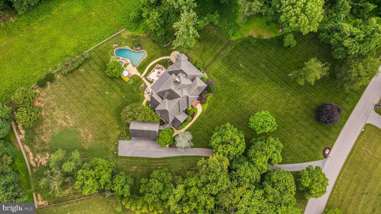 11 Springhill Farm Court photo 78
