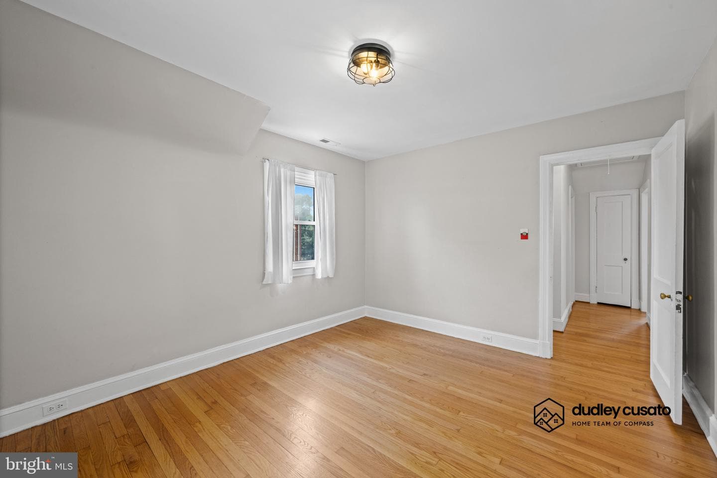 47 Willow Avenue photo 19