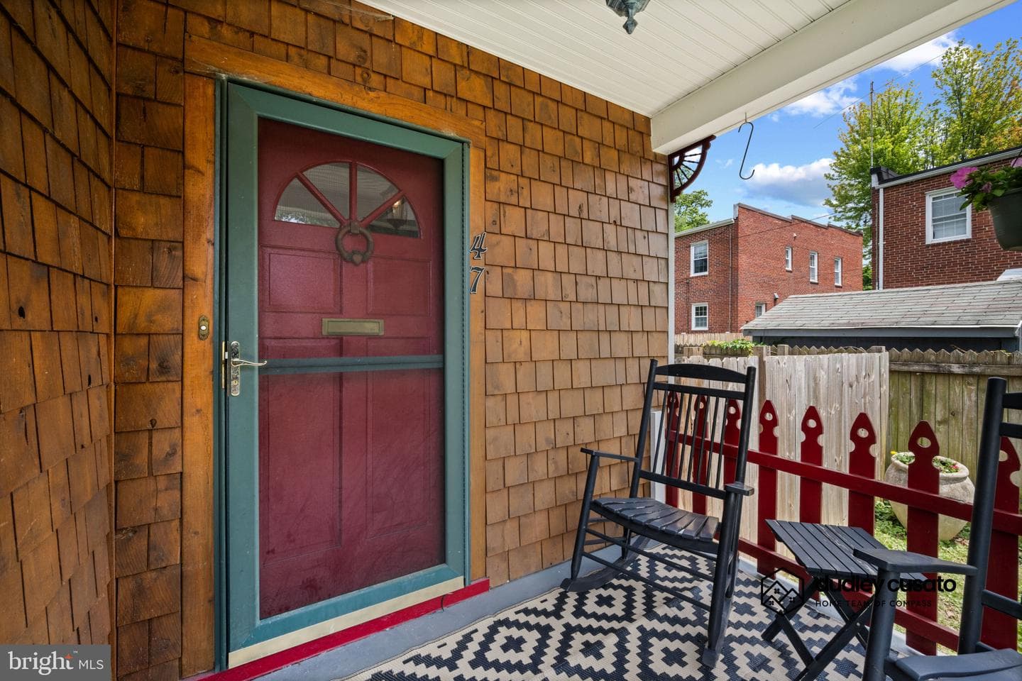 47 Willow Avenue photo 3