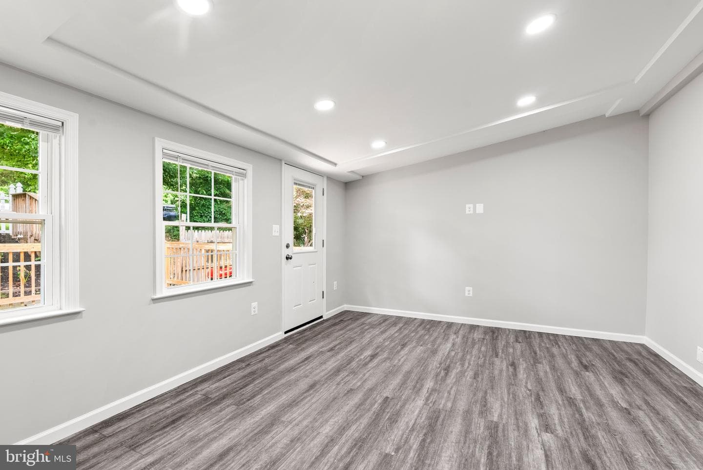 8916 Trimble Way photo 11