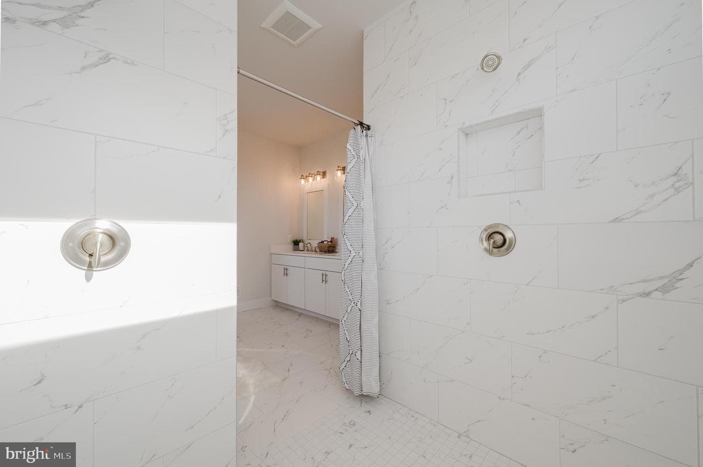 1605a Oakland Road photo 27