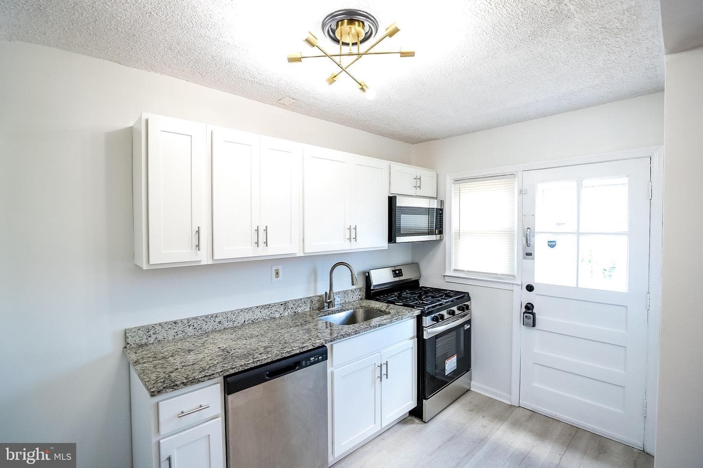 2224 Graythorn Road photo 22