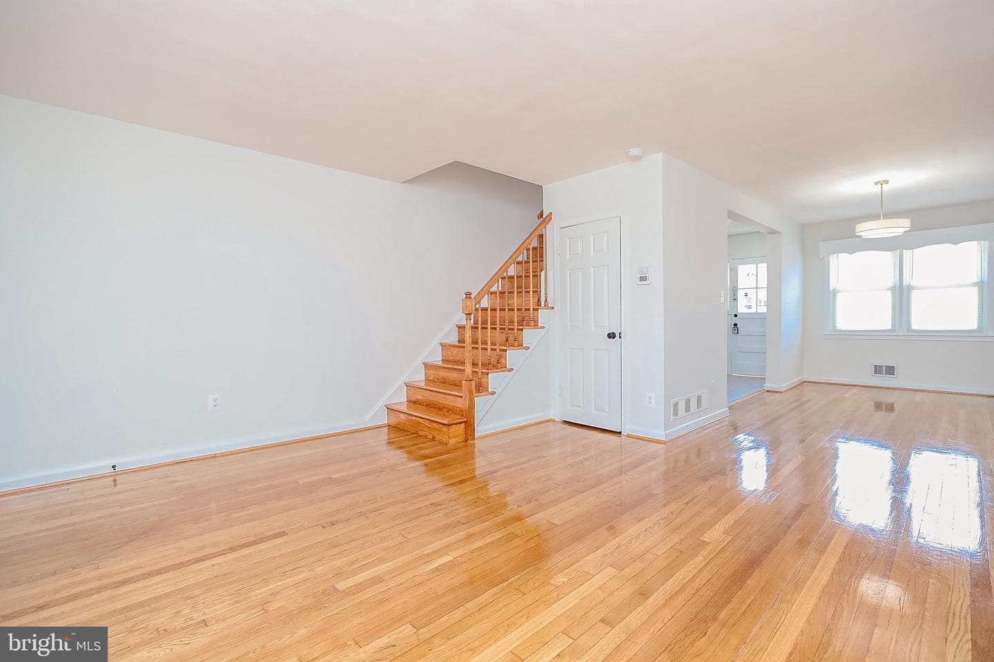 2224 Graythorn Road photo 6