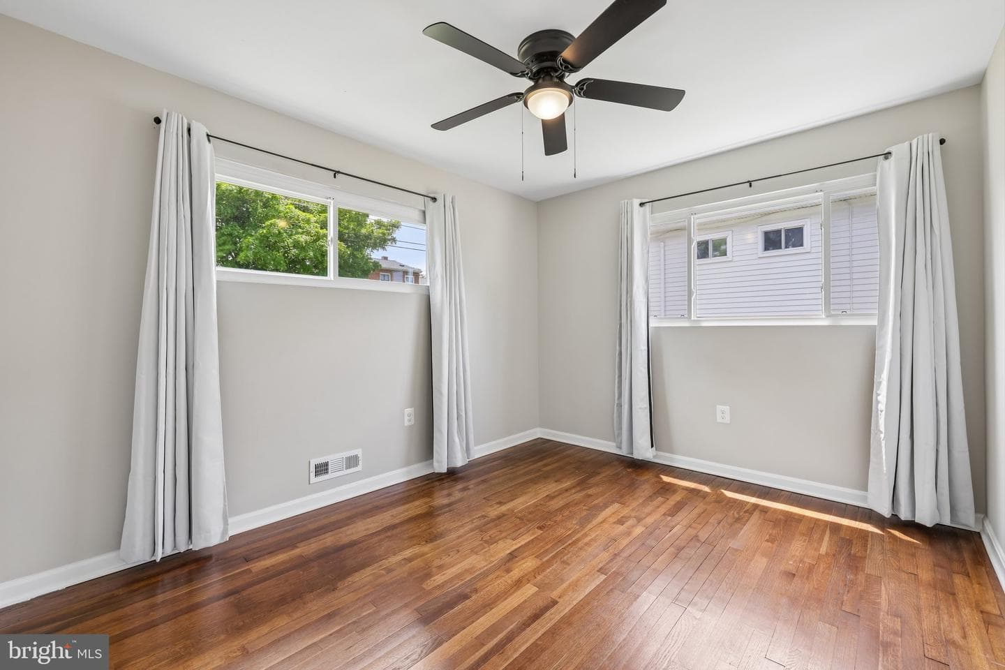 933 Prestwood Road photo 17