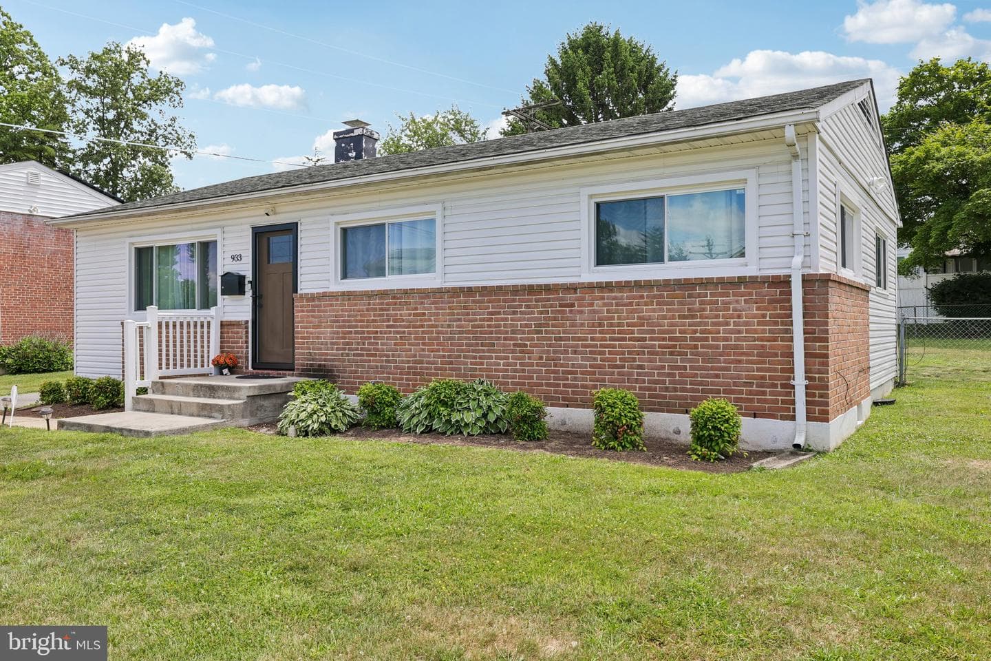 933 Prestwood Road photo 5