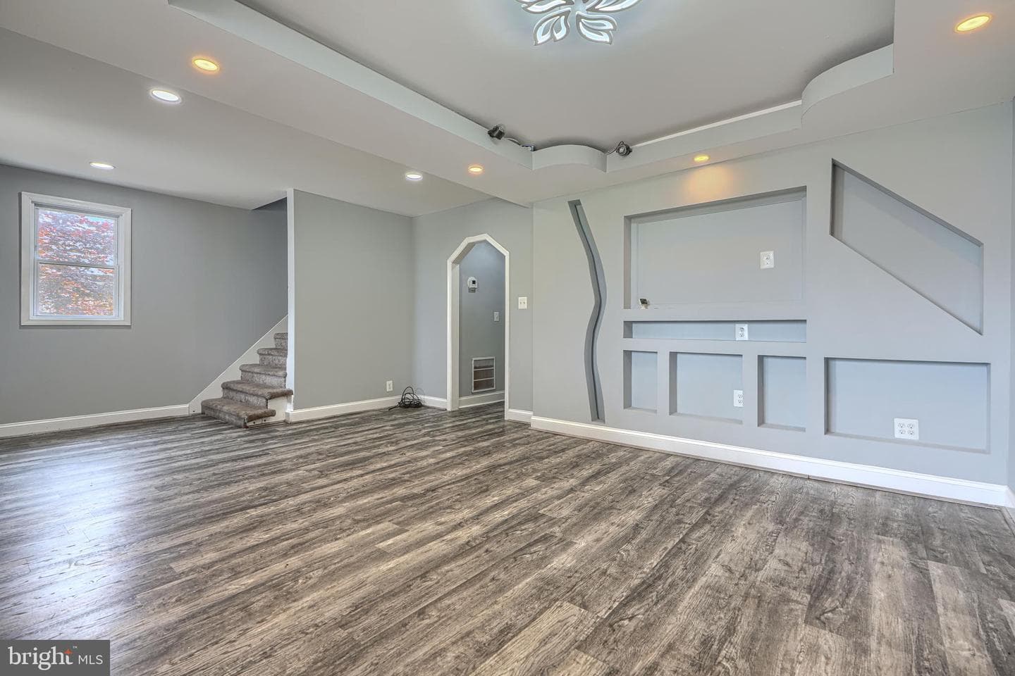 7428 Poplar Avenue photo 7