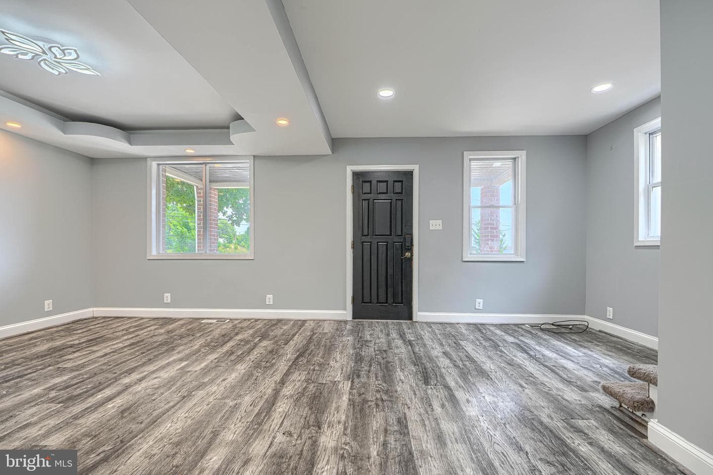 7428 Poplar Avenue photo 9