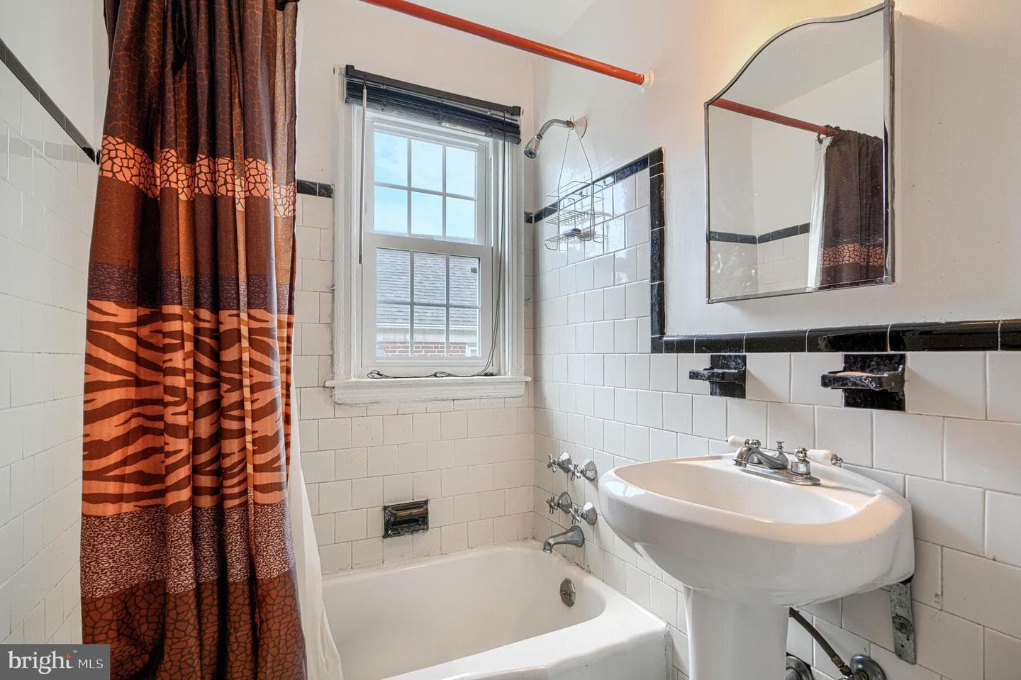 1806 Deveron Road photo 38