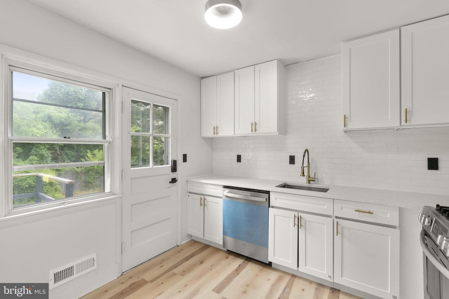 577 Brook Road photo 13