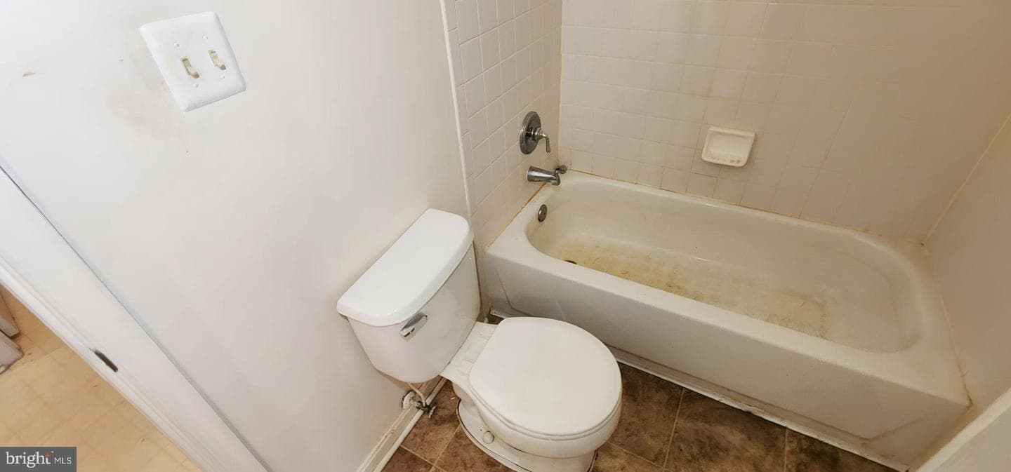 8907 Stone Creek Place #201 photo 14