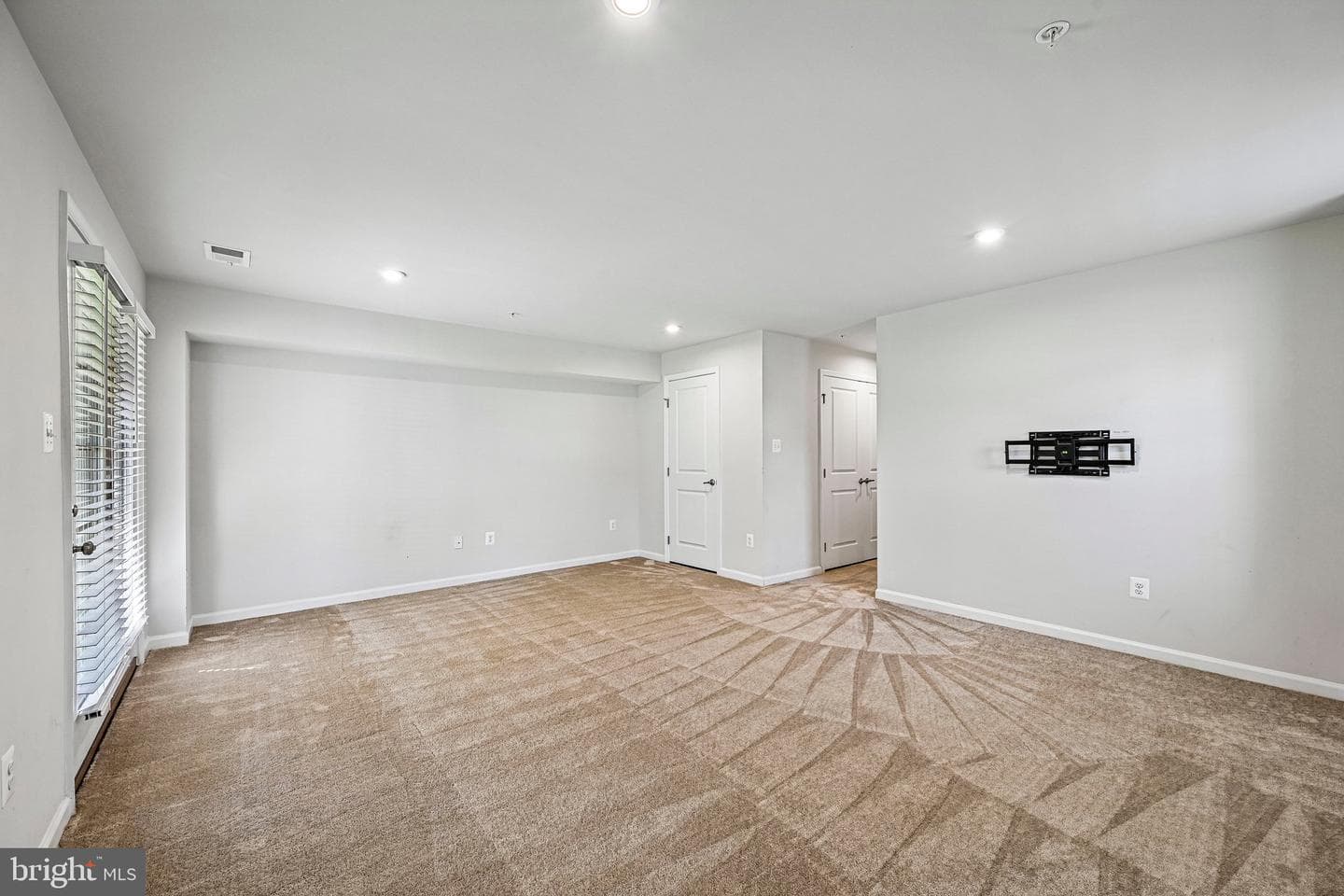 1 Gates Park Court photo 12