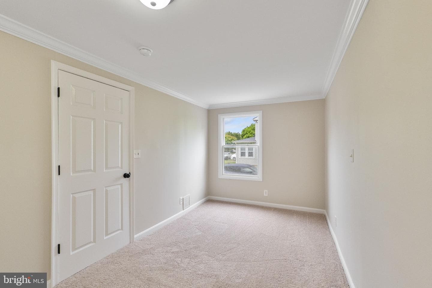 33 Bond Avenue photo 19