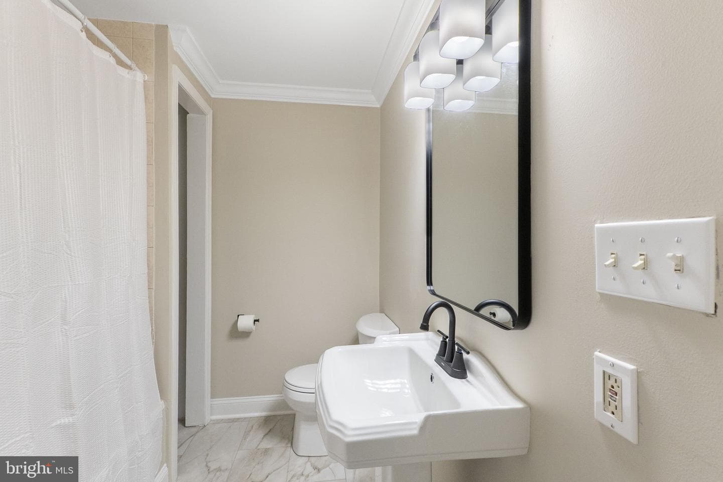 33 Bond Avenue photo 21