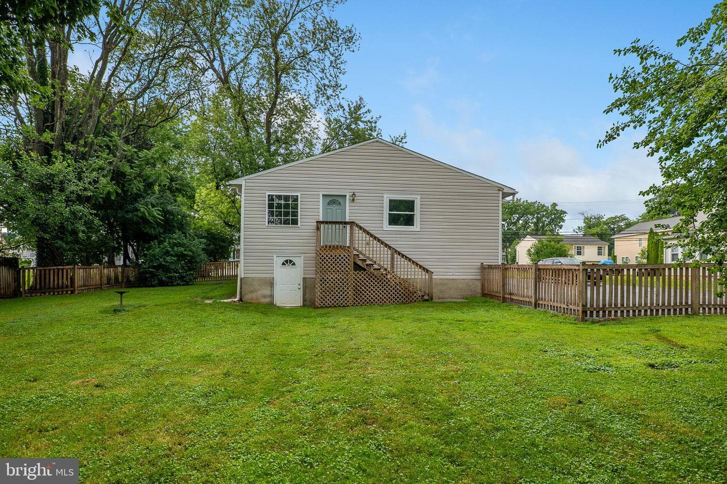 33 Bond Avenue photo 28