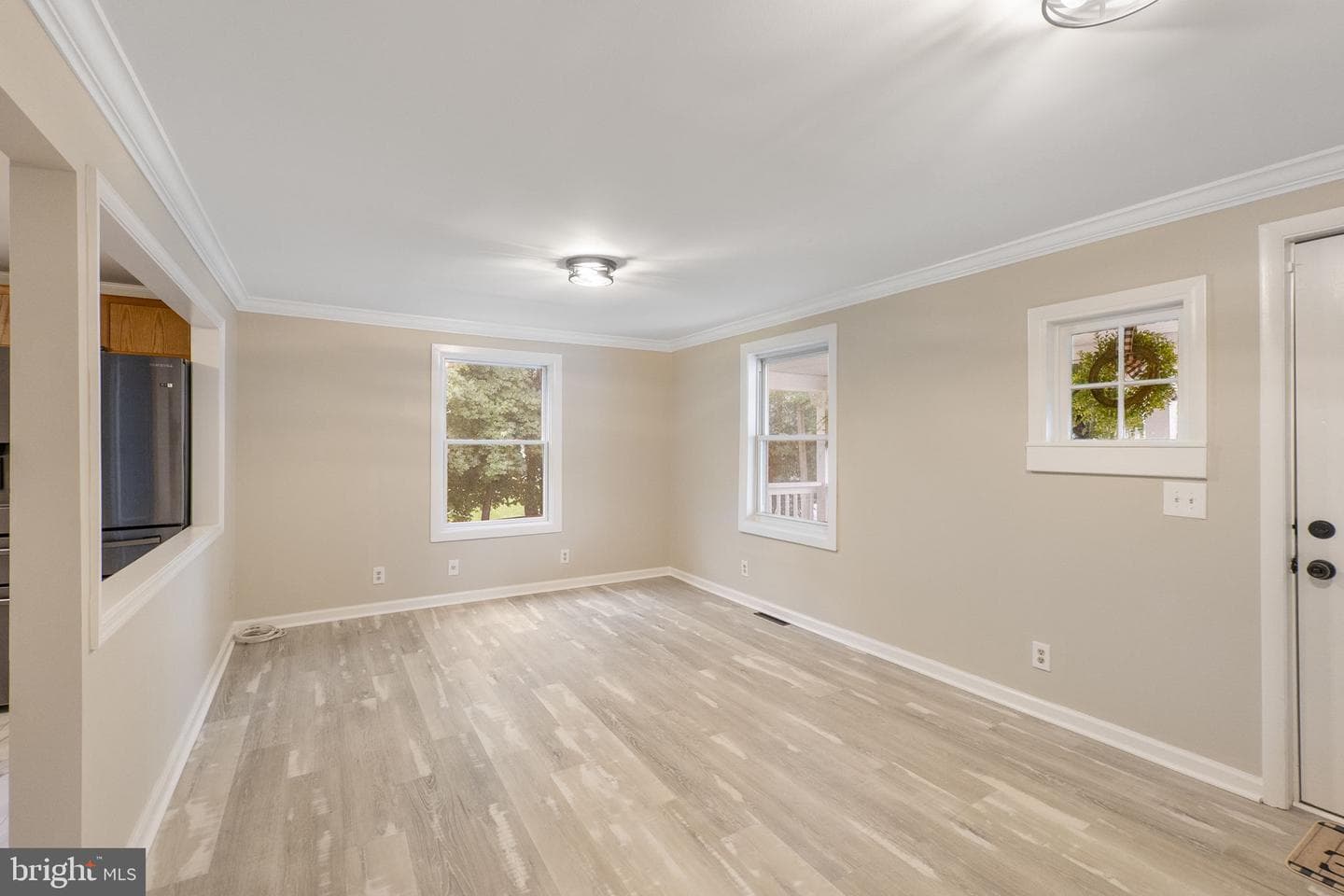 33 Bond Avenue photo 7