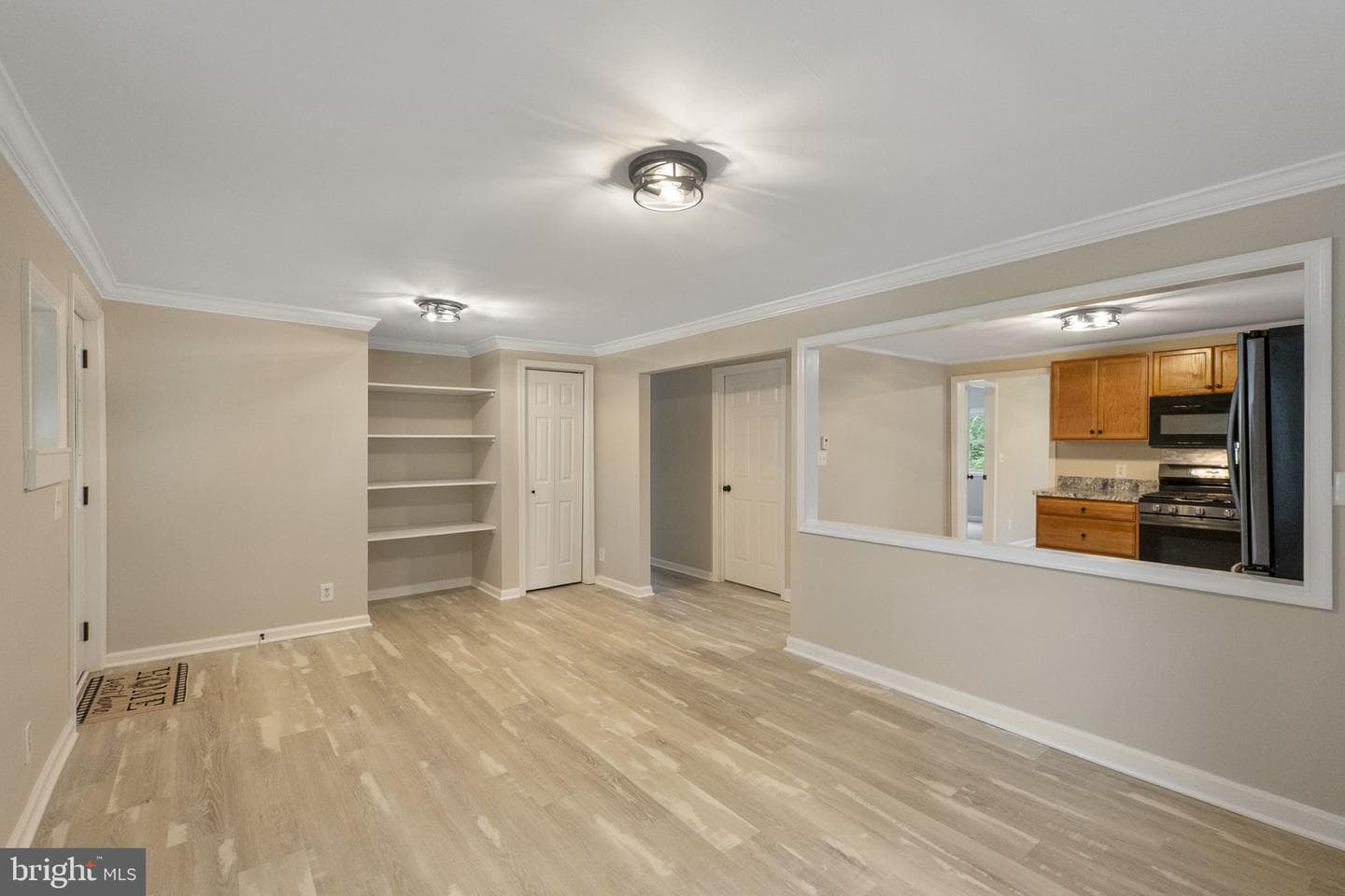 33 Bond Avenue photo 8