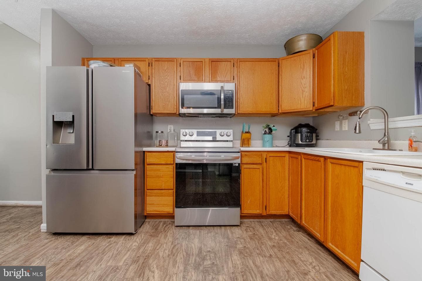 2021 Hackberry Road photo 7