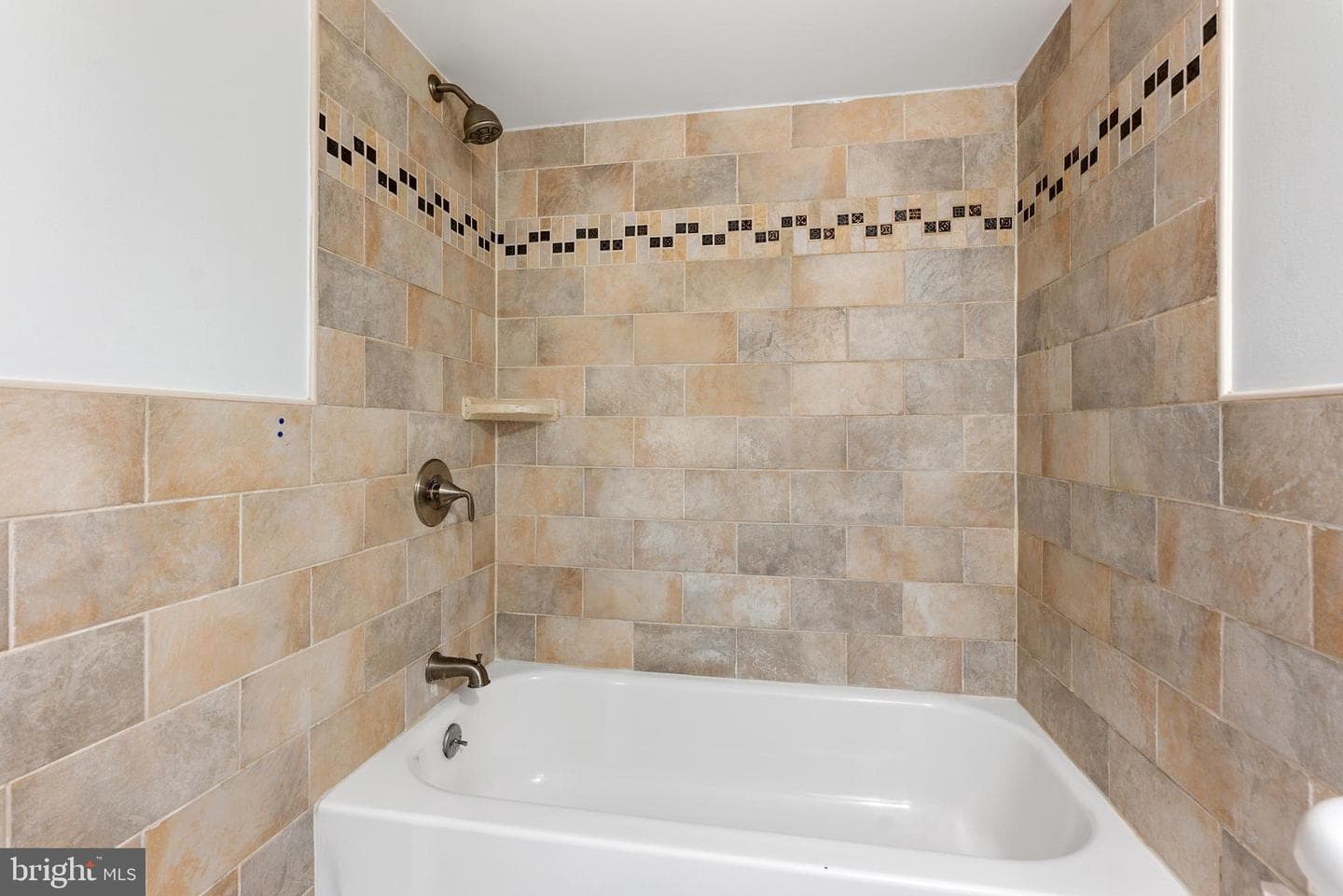 2904 Jomat Avenue photo 34