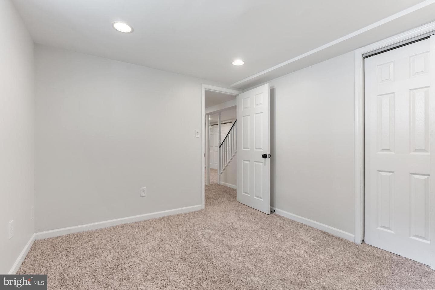 2904 Jomat Avenue photo 39