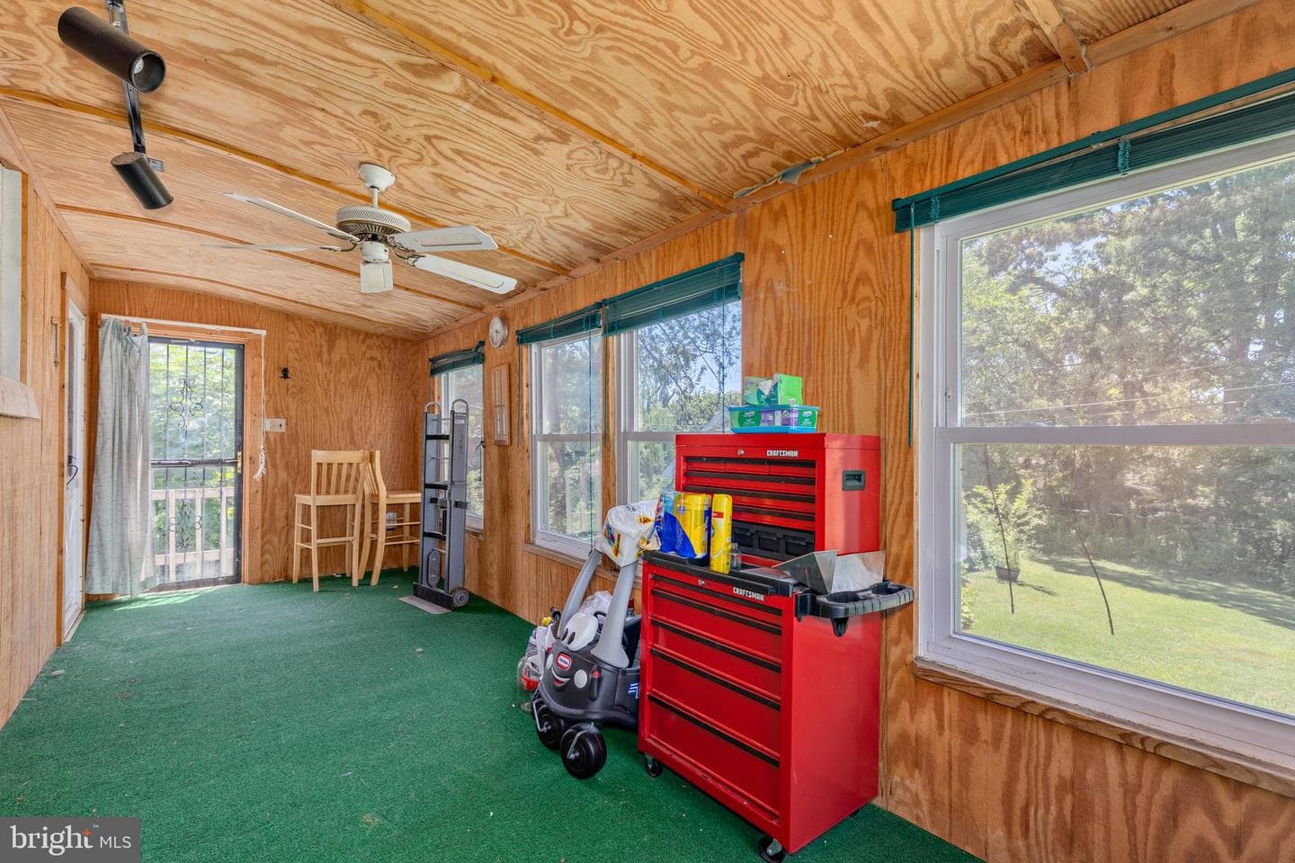 6426 Sherwood Road photo 33