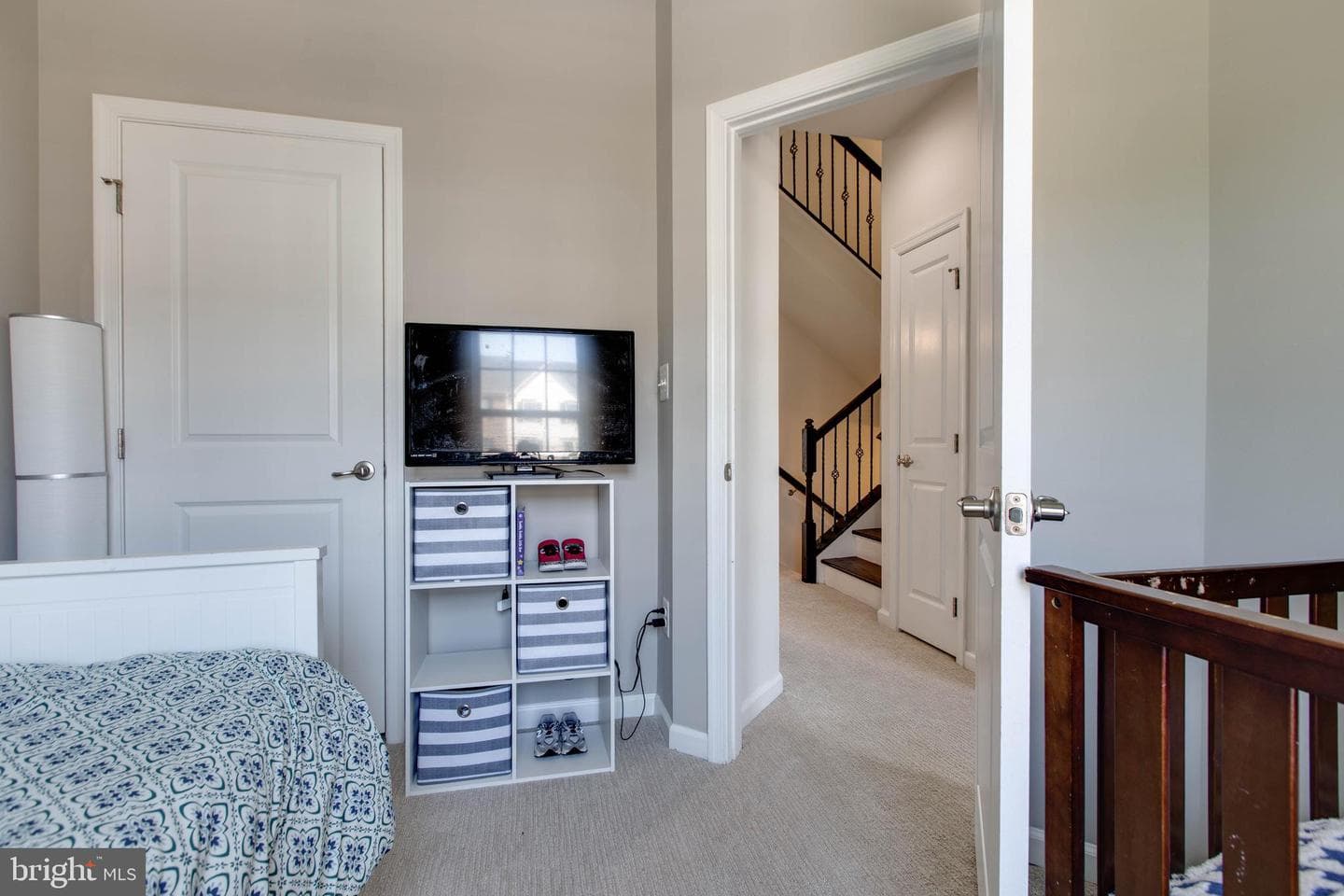 807 Foxleigh Way photo 32