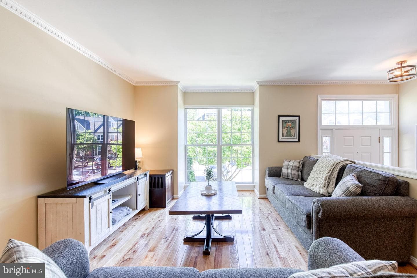 752 Leister Drive photo 4