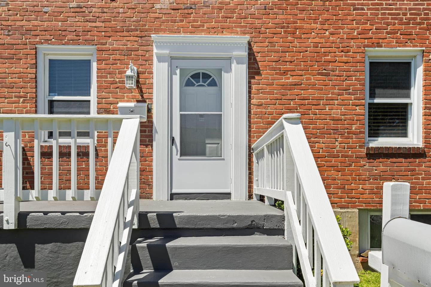 38 Briarwood Rd photo 3
