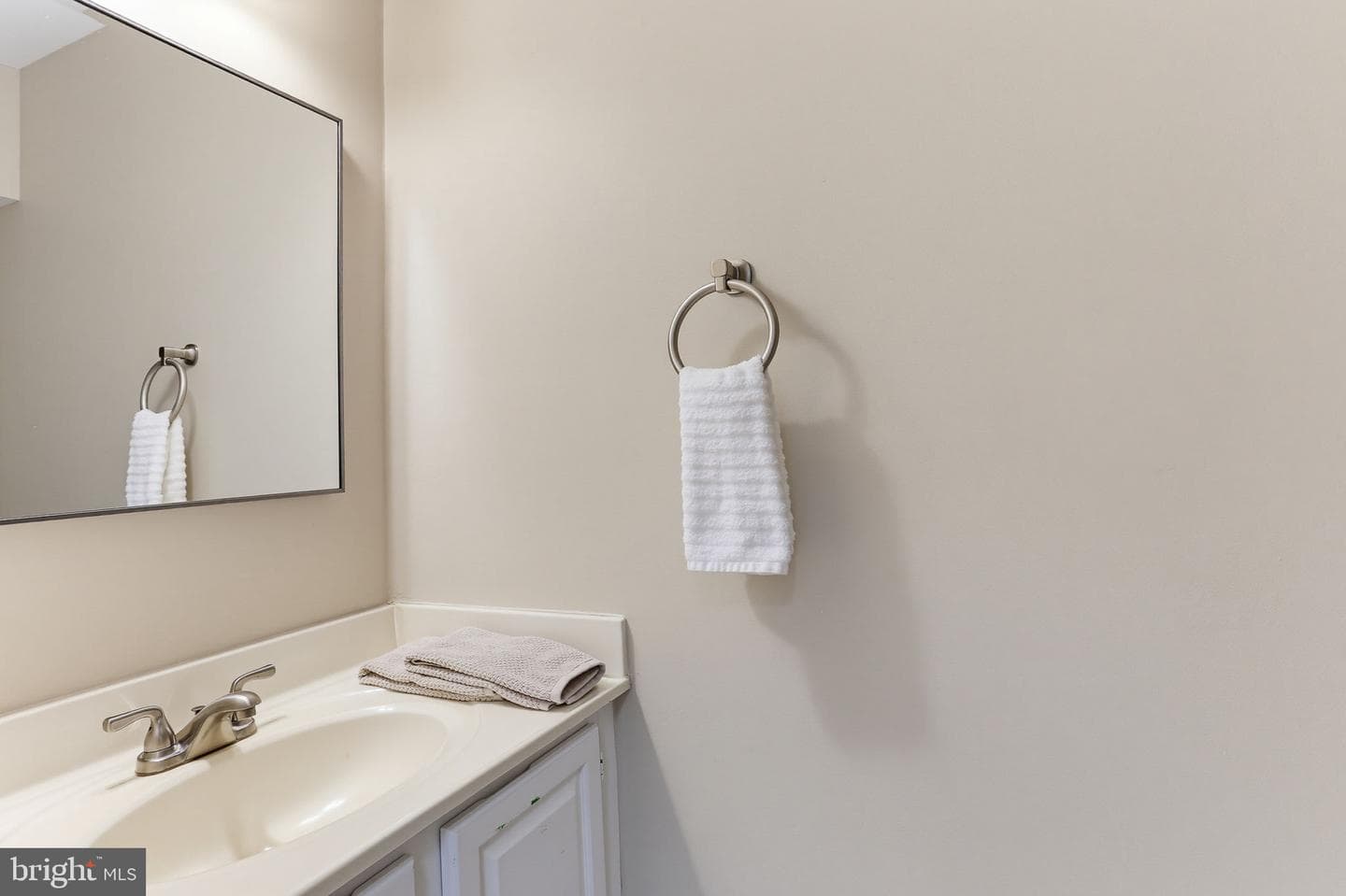 42 Rhodes Pl photo 11
