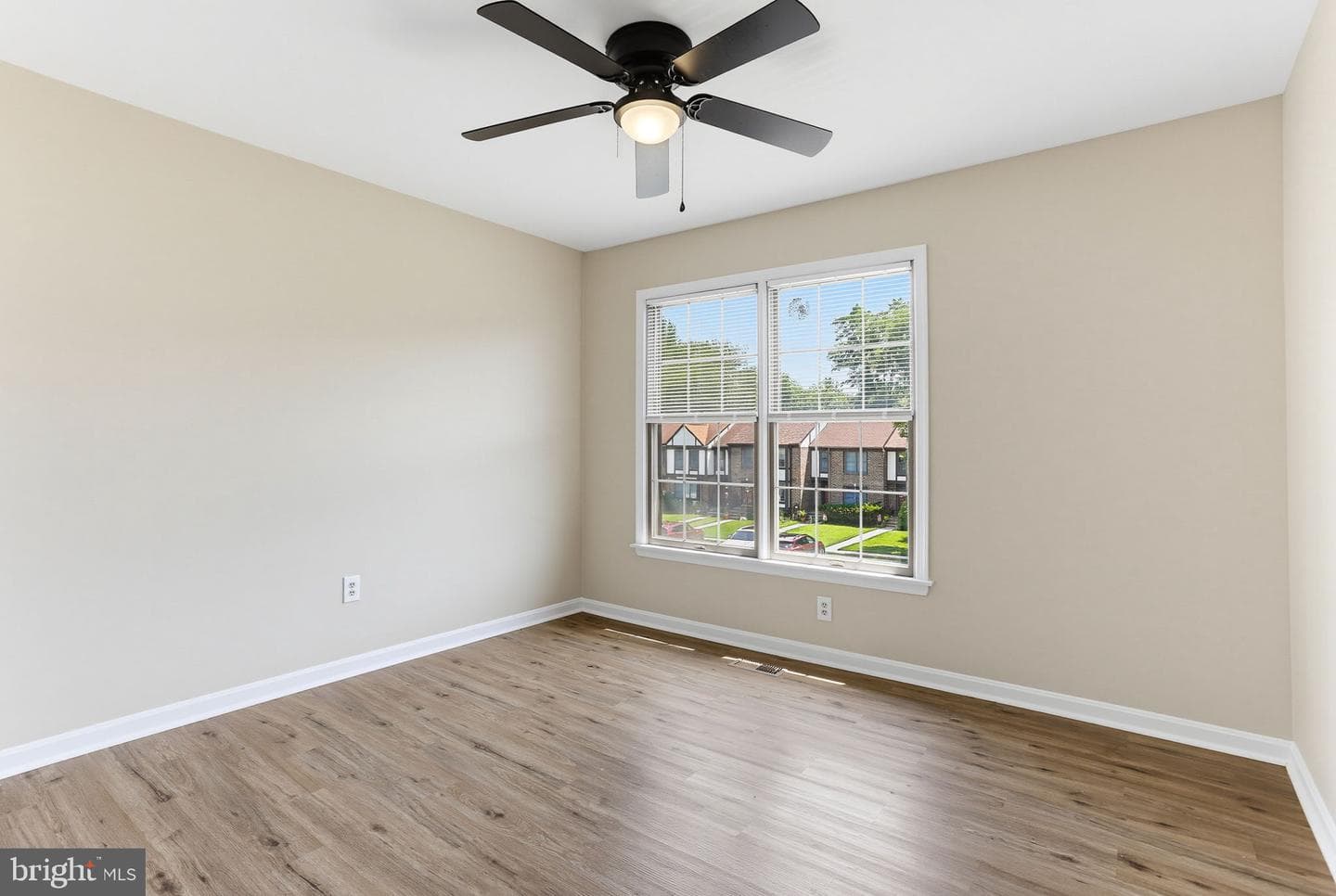 42 Rhodes Pl photo 15