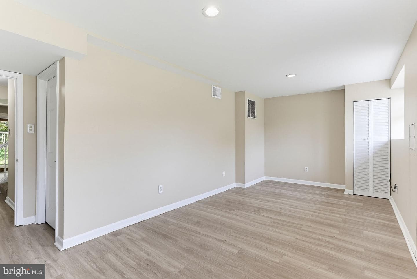 42 Rhodes Pl photo 23