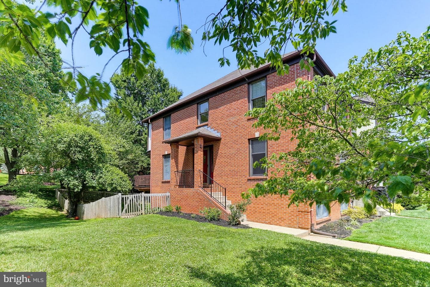 42 Rhodes Pl photo 32