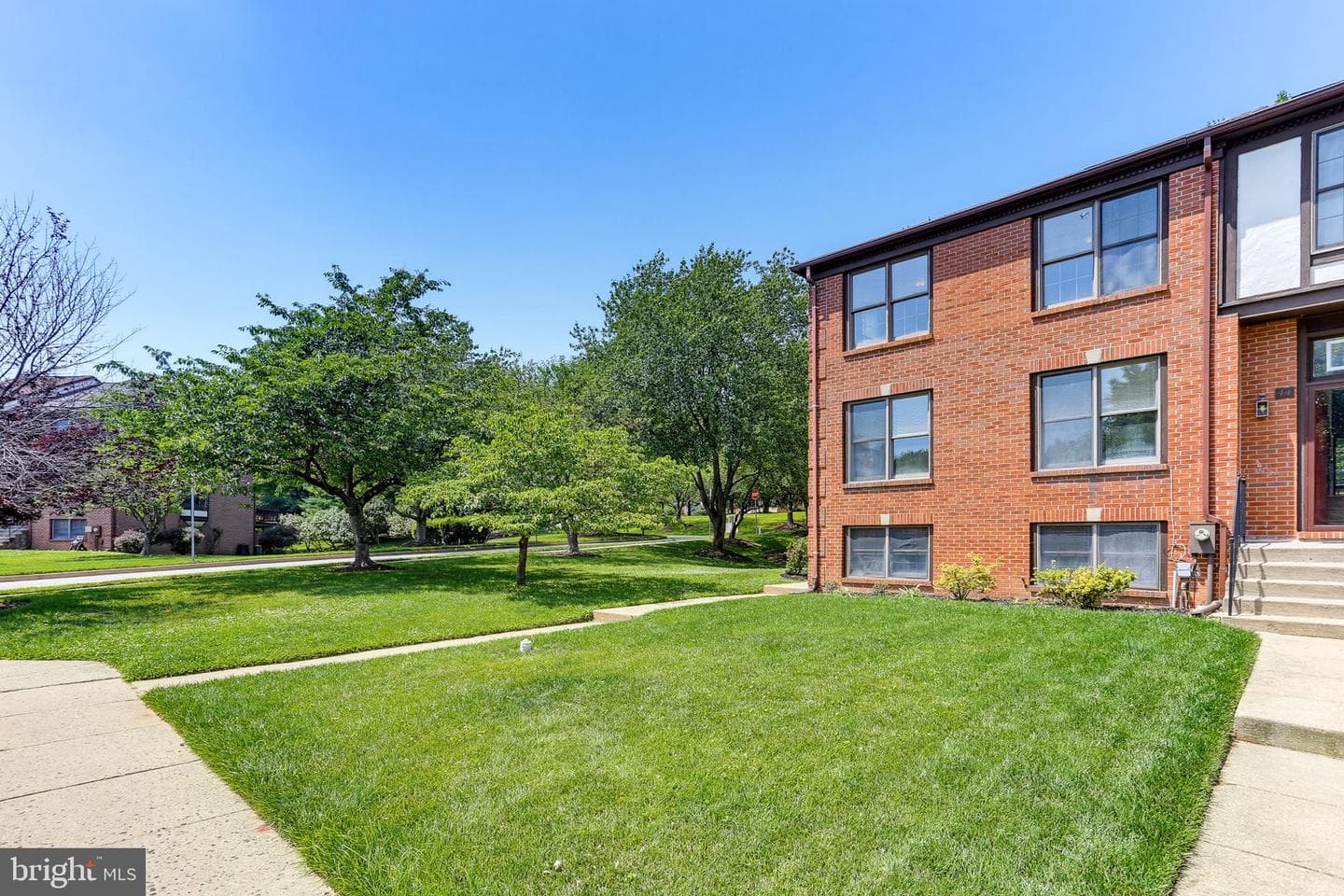 42 Rhodes Pl photo 34