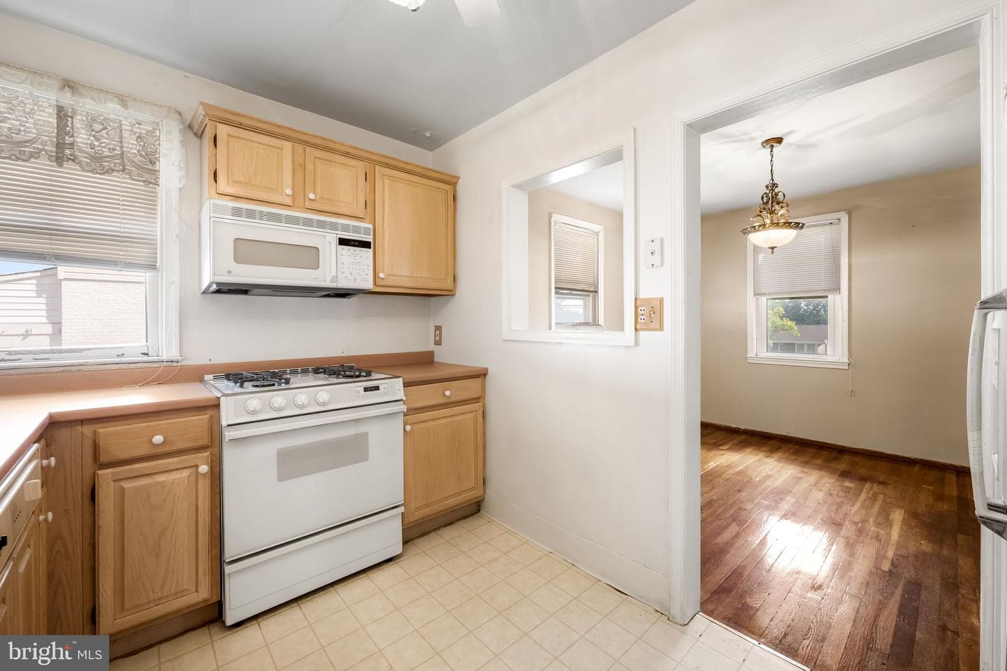 5321 Kenwood Avenue photo 10